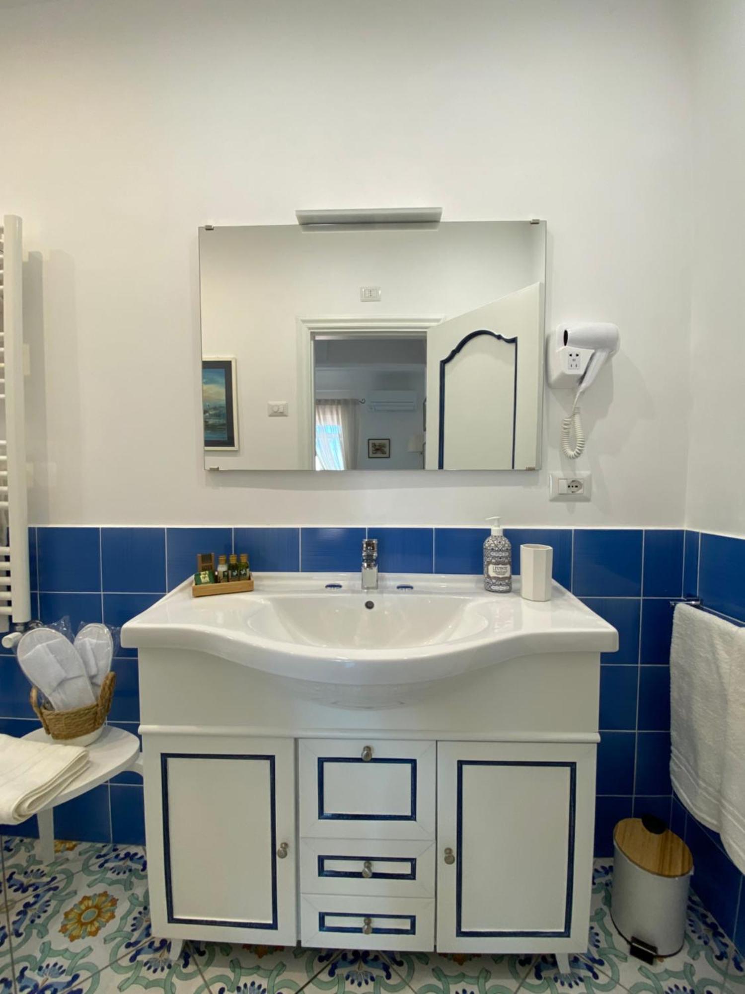 B&B La Ciammurrella อนากาปรี ภายนอก รูปภาพ